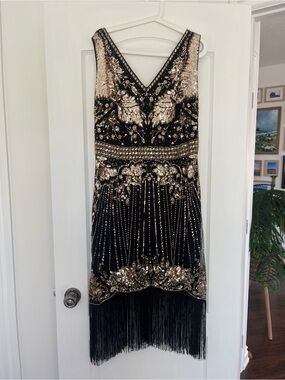 Embellished Black and Gold V-Neck Flapper Dress